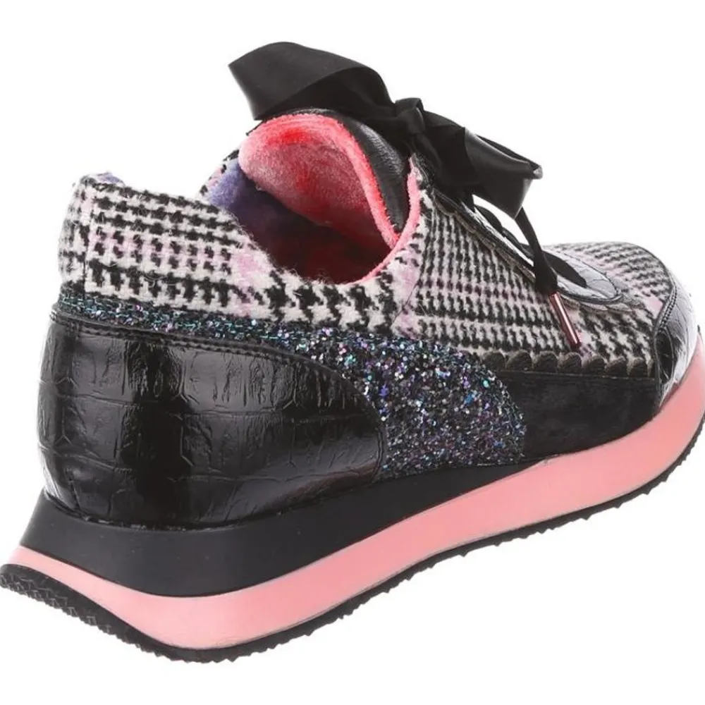 Cheap On The Go Sneaker