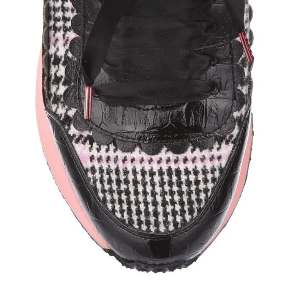 Cheap On The Go Sneaker