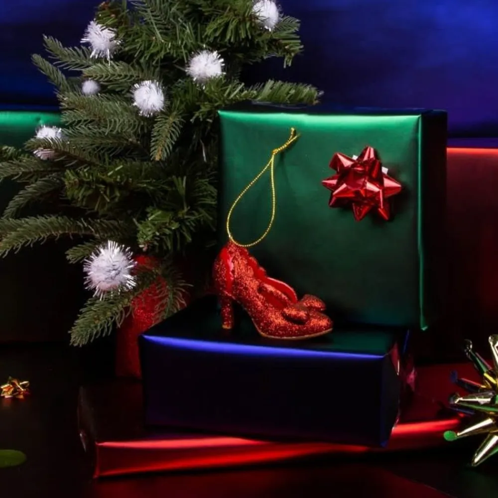 Store Twinkle Red Ornament Sneaker