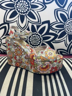 Clearance Dazing Floral Wedge Sandal Wedge
