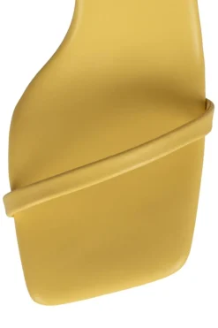 Online Jerrod Yellow Heel